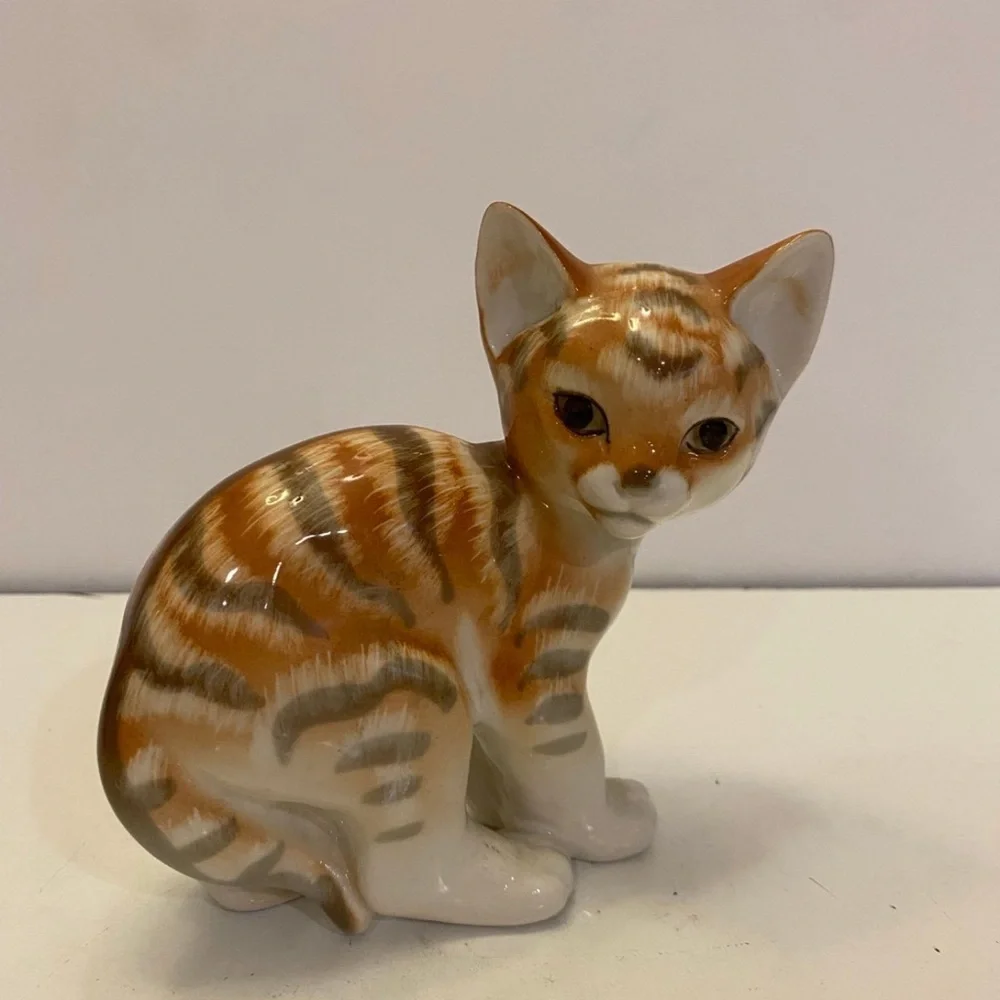 Vintage Lomonosov Imperial Porcelain Cat Tabby Kitten Figurine Made USSR EUC